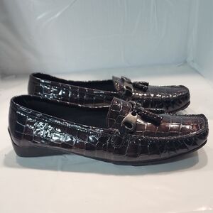 Stuart Weitzman Fudge Sioux Croc Patent Leather Loafer Brown Embossed 8.5